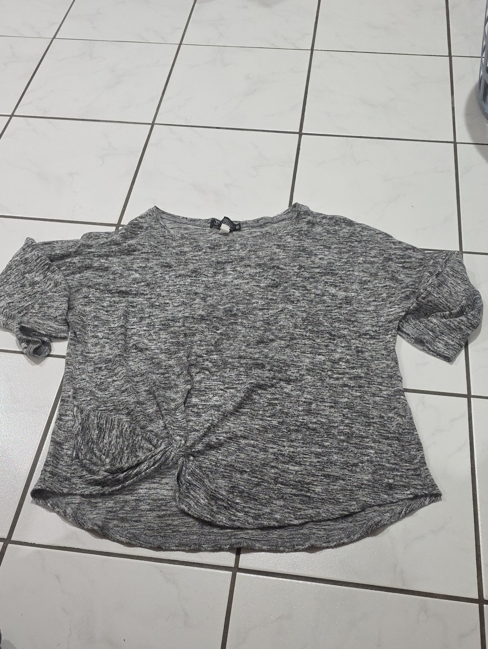 Miss Chievous Heather Gray Short Sleeve Twist-Hem Tee